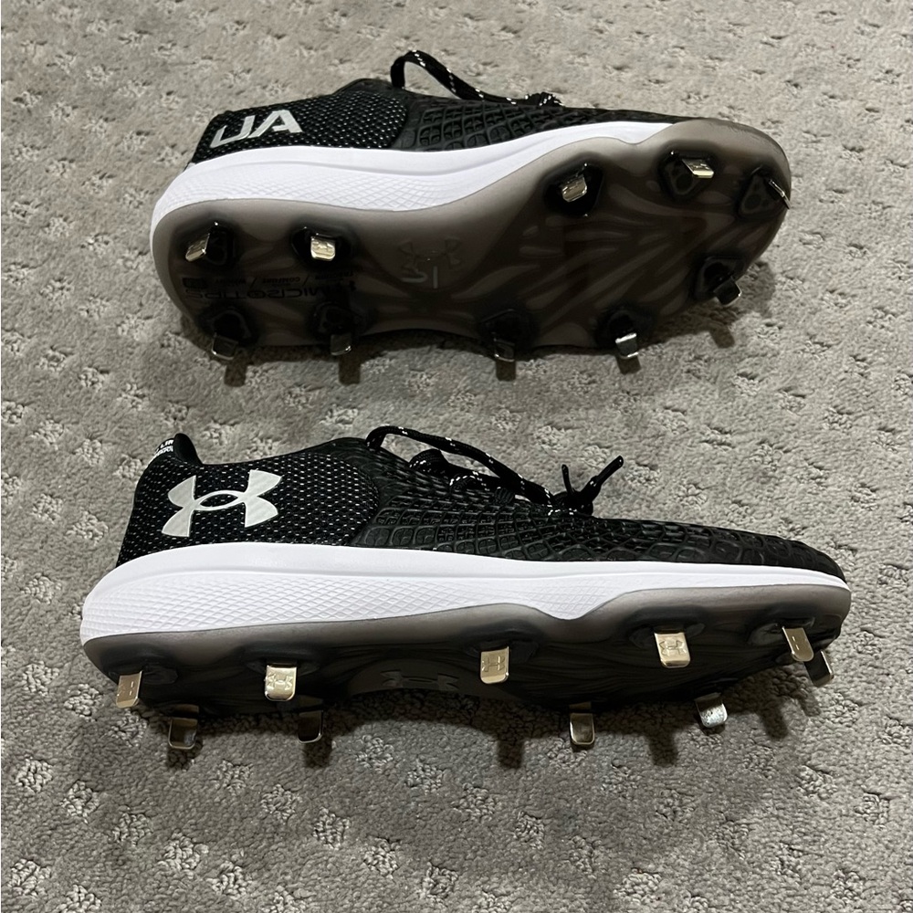 Under Armour Glyde Softball Cleats Women’s Size 9